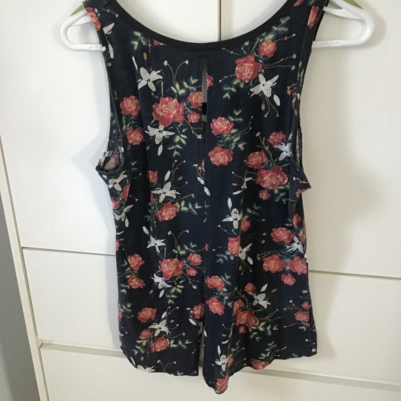 Roxy top - Picture 2 of 3